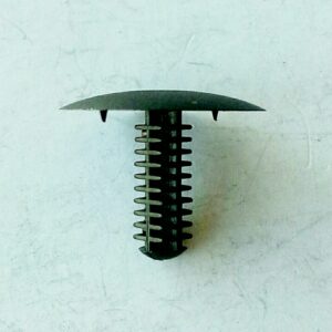 N1321 Держатель панелей облицовки Honda / Nissan / Suzuki / Acura / Infiniti OEM: 90667SA70030 , 8942798070 F = 5 T = 20 L = 15