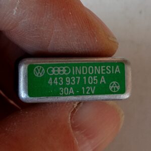 Термопредохранитель Audi VW 443937105A 30A 12v   Предохранительный автомат Audi VW 443 937 105A 30A 12v  THERMAL FUSE