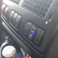 Авто зарядка - кнопка DAF c 2 USB 3A 12-24V