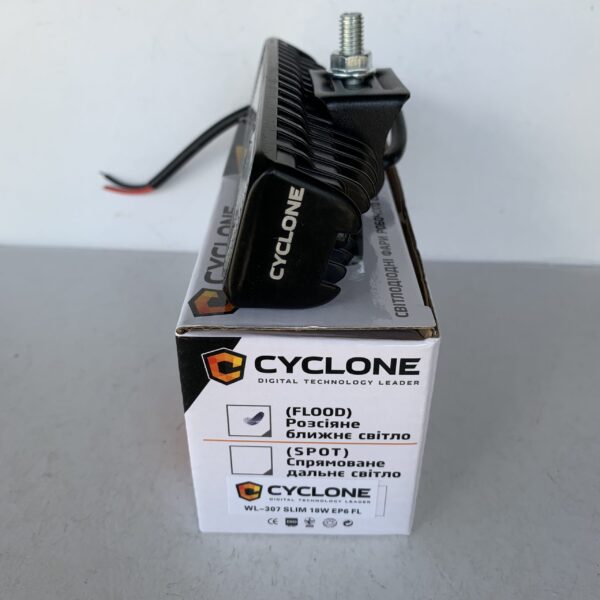 Фара светодиодная CYCLONE WL-307 SLIM 18W EP6 FL ближний свет