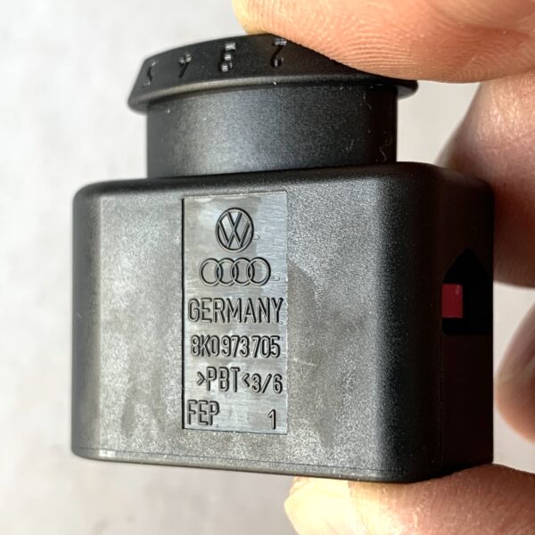 AUDI VW 8K0973705 разъём 5 pin (без провода) оригинал