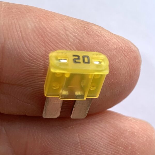 Предохранитель МИКРО 2 Littelfuse MICRO2® 0327020.UXS Fuse 20A оригинал