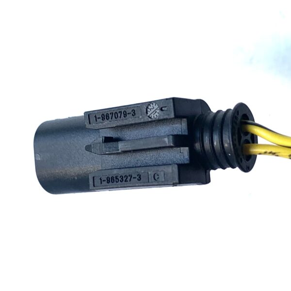 TE Connectivity 1-967079-3 разъём автомобильный 2 pin 0,63 mm BMW, Mercedes-Benz