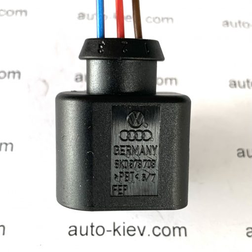 AUDI VW 8K0973703 разъём 3 pin 1,5 mm GERMANY оригинал