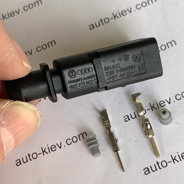 AUDI VW 6X0973802C роз'єм 2 pin 1.5 mm Hungary оригінал (без дроту)