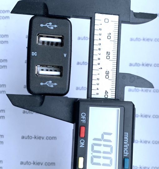 Авто заряджання - кнопка Toyota з вольтметром та 2 USB 3.4A 12V