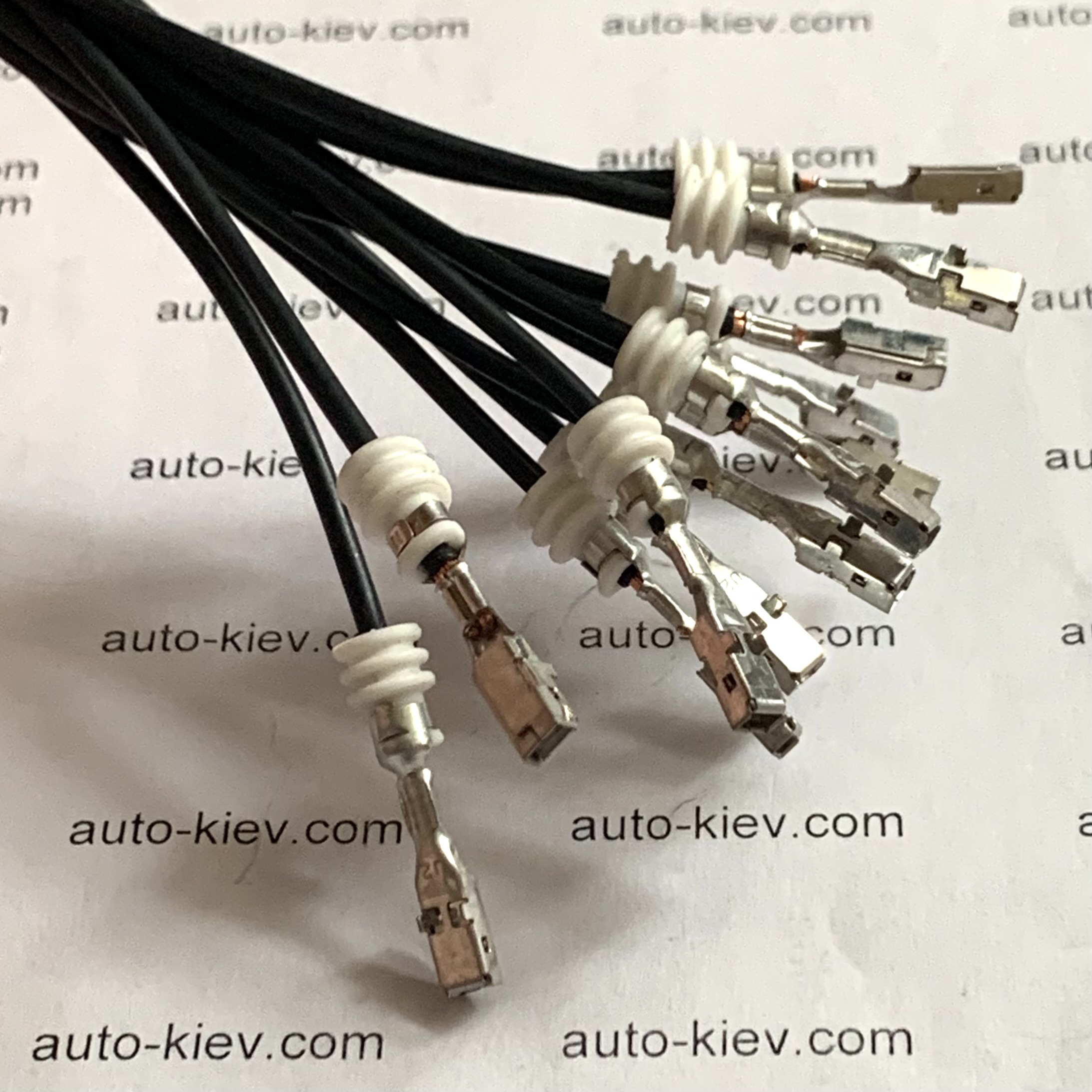 VOLVO 30656645 ширина контакту 2.8 mm «мама» провід 1.5 mm² довжина 25 cм