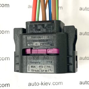 VW AG 80A973711 роз’єм 3 pin 2.8 mm , 8 pin 1.2 mm HUNGARY оригінал нове