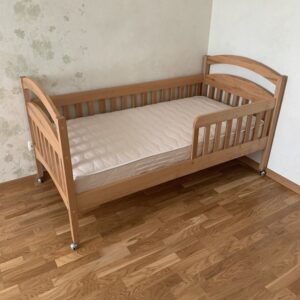 Ліжко дитяче з матрацом 160*80см, наматрасником, ковдрою та подушкою б/в