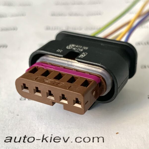 AUDI VW 4M0973705 роз’єм 5 pin 1.2 mm Hungary AMP оригінал нове