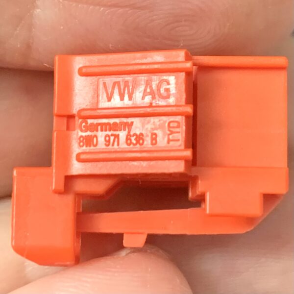 VW AG 8W0971636B роз’єм 6 pin 0.63 mm, Hungary оригінал нове (без дроту)
