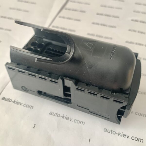 VW AG TE Connectivity 94 Pin Connector 3-1355136-3 оригінал нове (без дроту)
