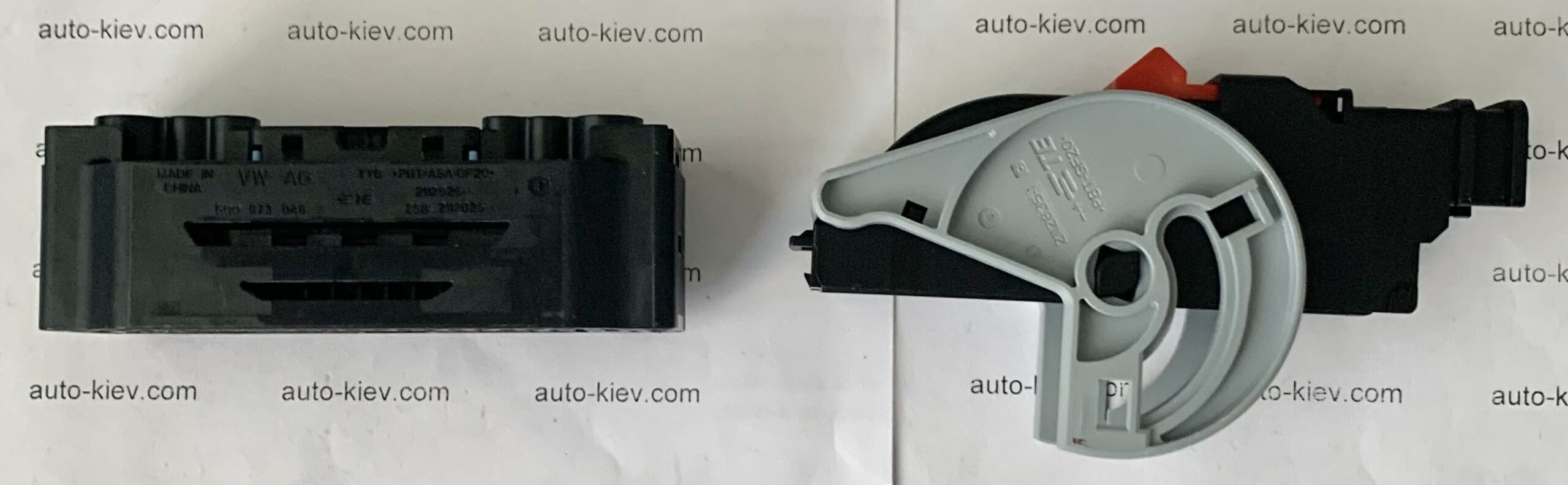 VW AG 5Q0973046 (TE Connectivity 2112826-1) оригінал нове (без дроту)
