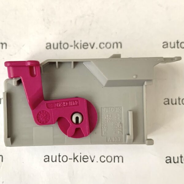 VW AG 1J0972977G корпус роз’єма 32 pin China оригінал нове - Зображення 2