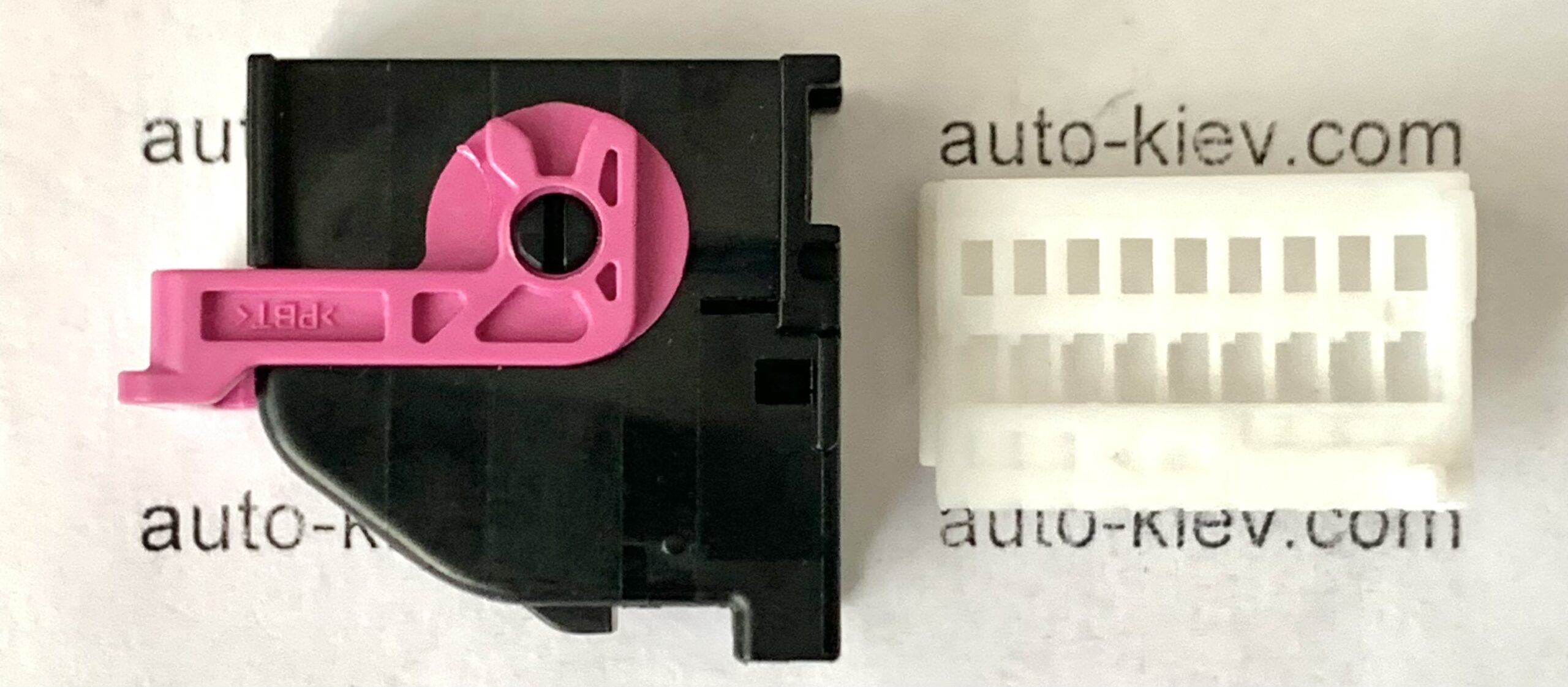 VW AG 500972718 корпус роз’єма 18 pin HUNGARY оригінал нове