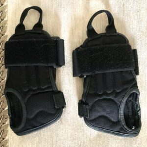 Захист зап'ястя RED XL, Black CRN 0800040-02-XL)