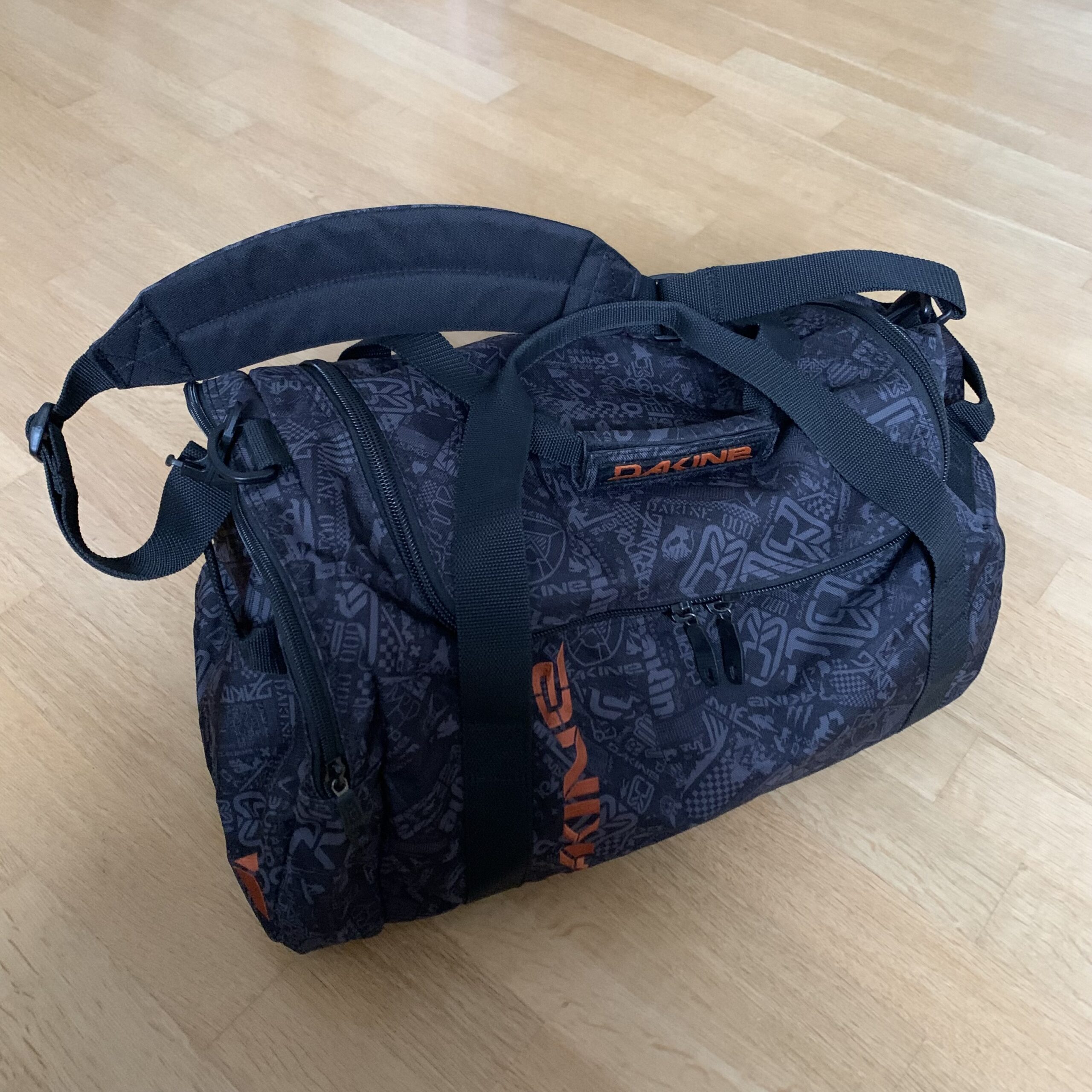 Спортивна сумка DAKINE EQ Bag 31L Medium б/в (практично нова)