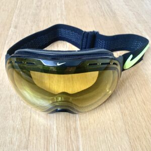 Гірськолижна маска Nike с технологией Transitions для сноубордистов б/в