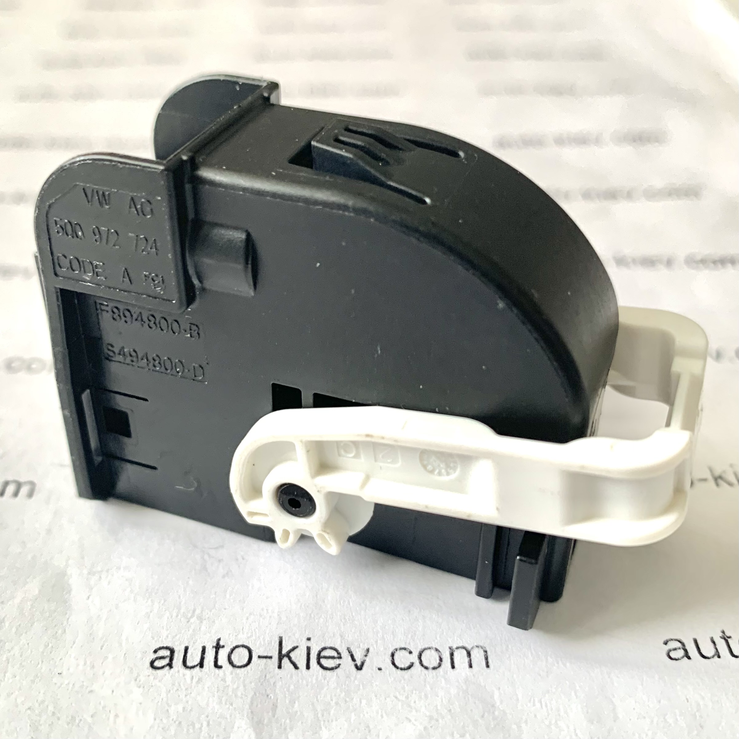 VW AG 5Q0972724 code A корпус роз’єма 24 pin AUSTRIA оригінал нове