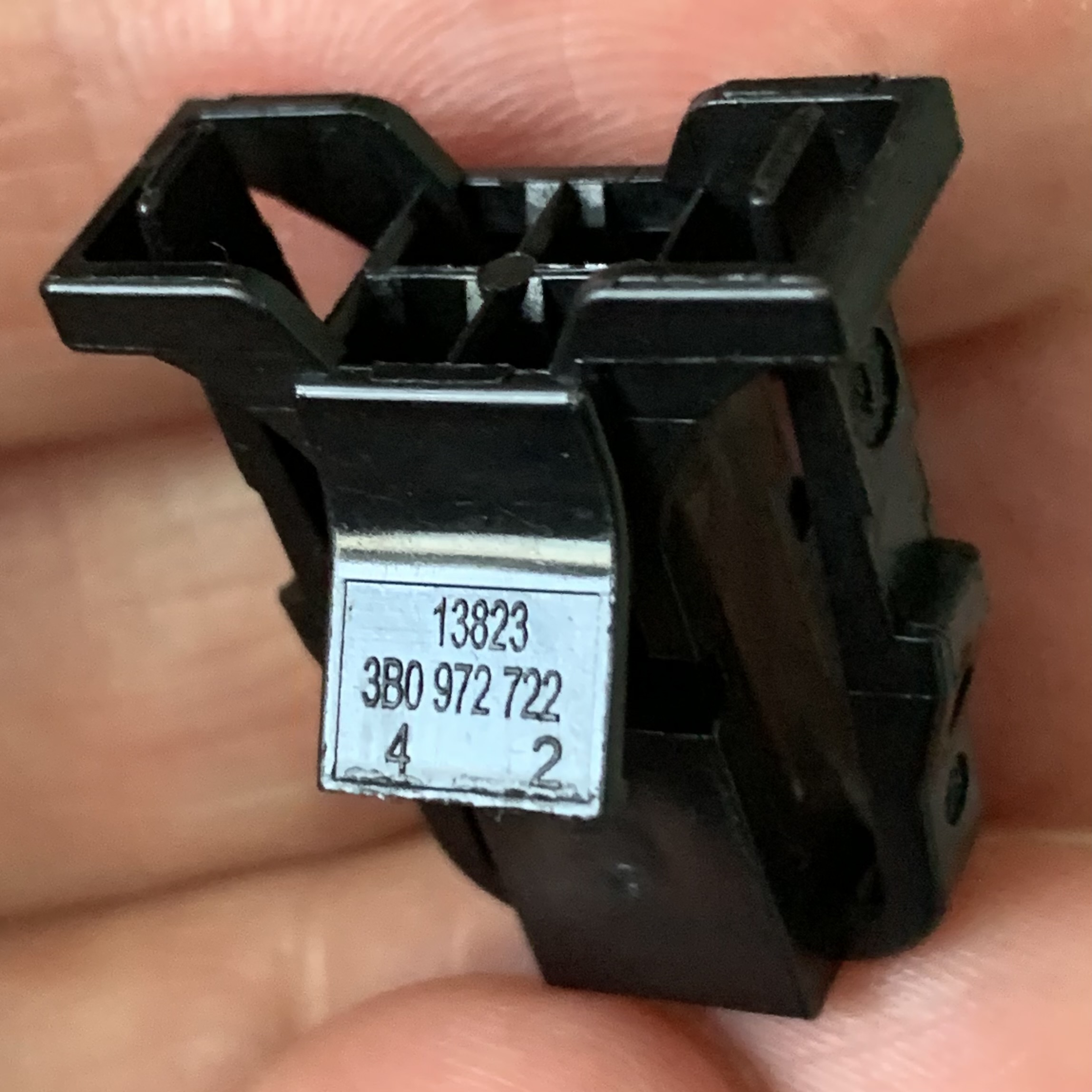 AUDI VW 3B0972722 роз’єм 4 pin 1.5 mm GERMANY оригінал нове (без дроту) - Зображення 3
